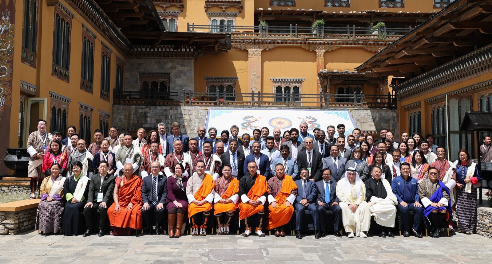 འབྲུག་སོ་ནམ་བཟའ་འཐུང་ཚོང་འབྲེལ་དང་ མ་རྩ་གཞི་བཙུགས་ཀྱི་གྲོས་འཛོམས་  འགོ་དང་པ་ཚོགས་ཡོདཔ།